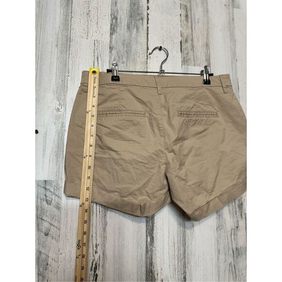 Old navy khaki shorts - Picture 5 of 8